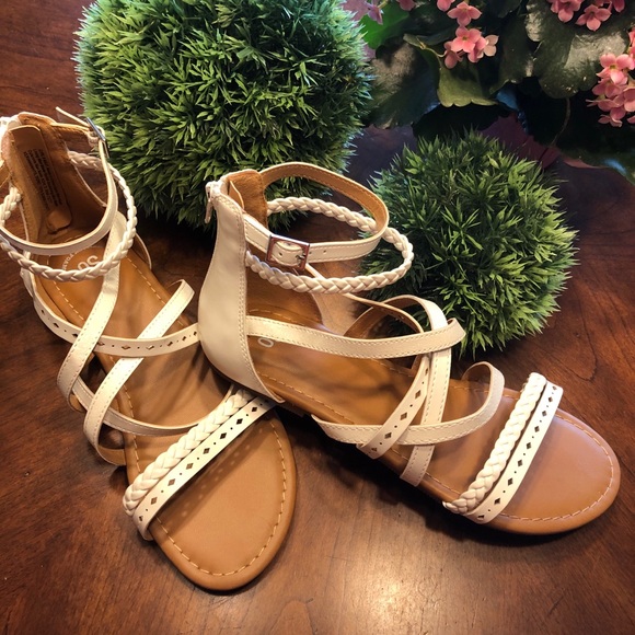 Girls Memory Foam Sandals - Picture 1 of 6